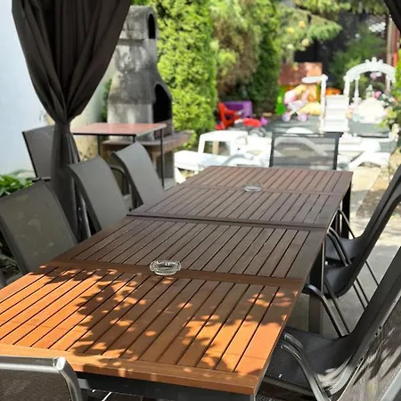 Camere De Inchiriat Sibel 3* كوستِنيست