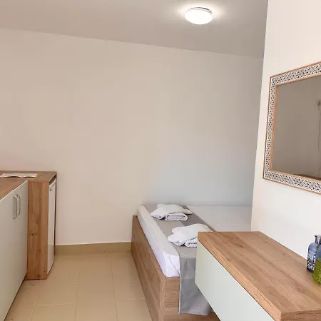 Camere De Inchiriat Sibel بيت ضيافة كوستِنيست